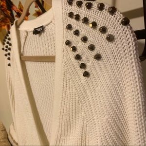 Sweater with Stud Detailed Shoulder